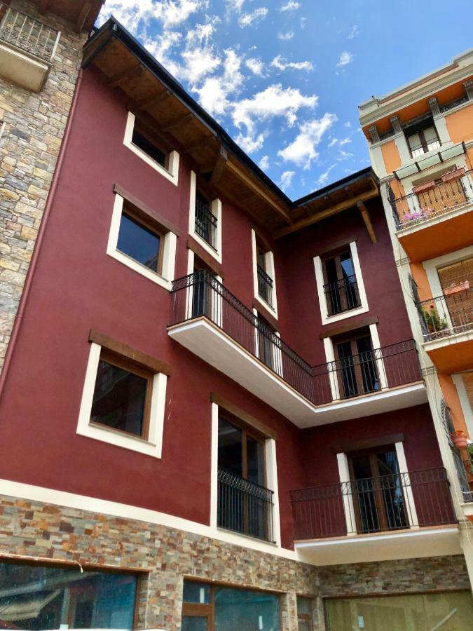 Edifici Herois Puigcerdà Dış mekan fotoğraf